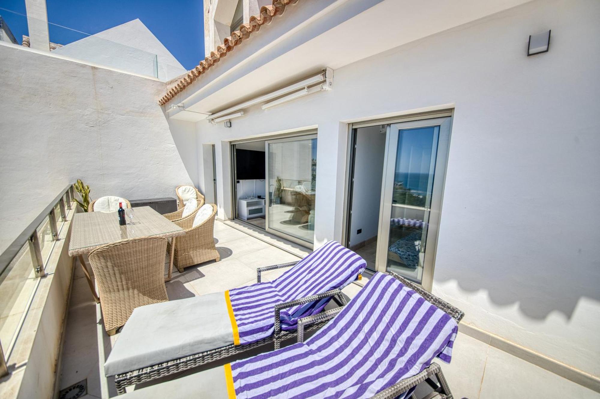 Penthouse Carabela Seaviews * Benalmádena